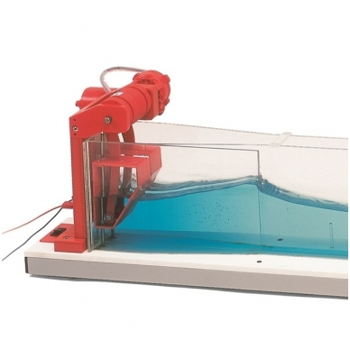 Vandens bangų simuliatorius 1